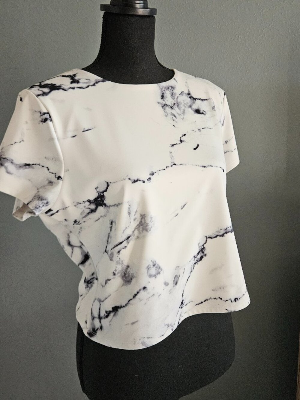 Express - Body Contour Marbled Crop Top - Size XL